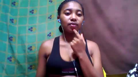 Snapshot of tahiriniah chatting on 2, 3, 2025 tahiriniah online show from 2, 3, 2025