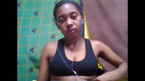 Snapshot of tahiriniah chatting on 3, 3, 2025 tahiriniah online show from 3, 3, 2025