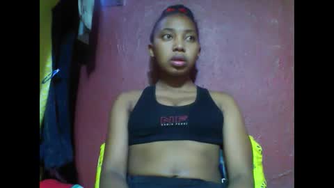 Snapshot of tahiriniah chatting on 5, 3, 2025 tahiriniah online show from 5, 3, 2025