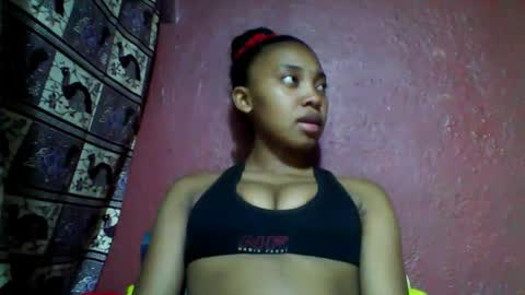 Snapshot of tahiriniah chatting on 7, 3, 2025 tahiriniah online show from 7, 3, 2025
