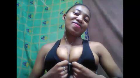 Snapshot of tahiriniah chatting on 8, 3, 2025 tahiriniah online show from 8, 3, 2025