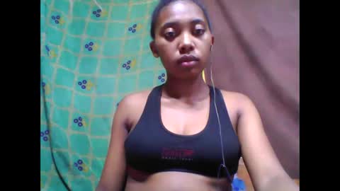 Snapshot of tahiriniah chatting on 12, 3, 2025 tahiriniah online show from 12, 3, 2025