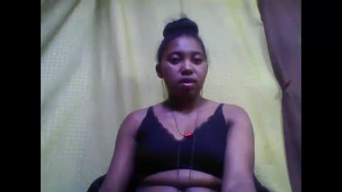 Snapshot of tahiriniah chatting on 6, 10, 2025 tahiriniah online show from 6, 10, 2025