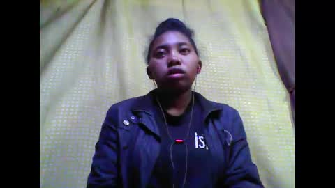 Snapshot of tahiriniah chatting on 7, 10, 2025 tahiriniah online show from 7, 10, 2025