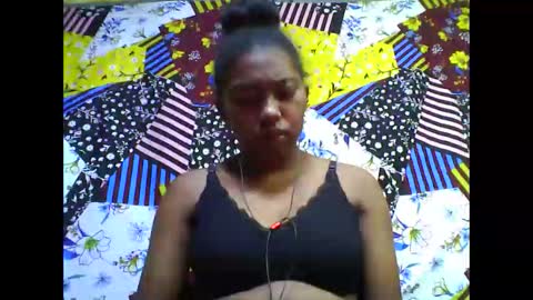 Snapshot of tahiriniah chatting on 12, 10, 2025 tahiriniah online show from 12, 10, 2025