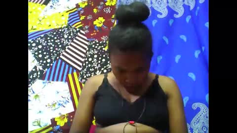 Snapshot of tahiriniah chatting on 2, 11, 2025 tahiriniah online show from 2, 11, 2025