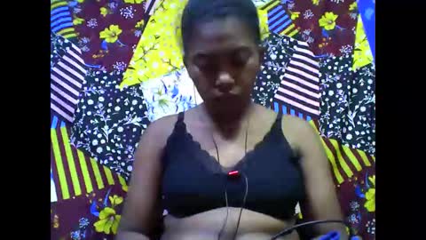 Snapshot of tahiriniah chatting on 10, 11, 2025 tahiriniah online show from 10, 11, 2025