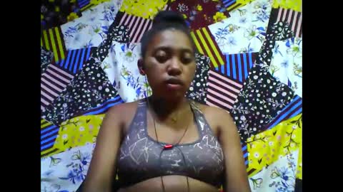 Snapshot of tahiriniah chatting on 13, 12, 2025 tahiriniah online show from 13, 12, 2025