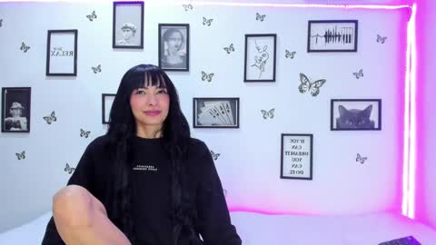 Liam and Juli online show from 1, 2, 2025