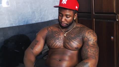 Tairon Tucke online show from 17, 12, 2024