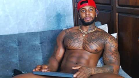 Tairon Tucke online show from 26, 12, 2024