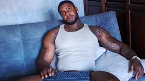 Tairon Tucke online show from 13, 1, 2025