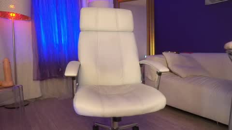 Margo online show from 5, 3, 2025