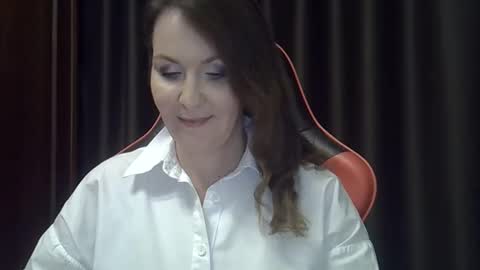 Snapshot of taisialucky77 chatting on 19, 10, 2025 taisialucky77 online show from 19, 10, 2025