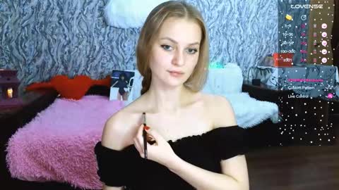 Snapshot of taissia_sweet chatting on 3, 11, 2025 Im Taya online show from 3, 11, 2025