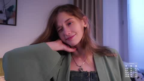 Snapshot of taitehambelton chatting on 8, 11, 2025 Mia online show from 8, 11, 2025