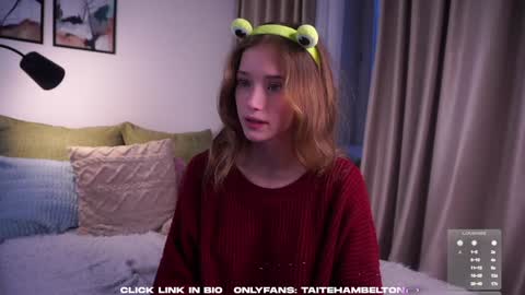 Snapshot of taitehambelton chatting on 12, 11, 2025 Mia online show from 12, 11, 2025