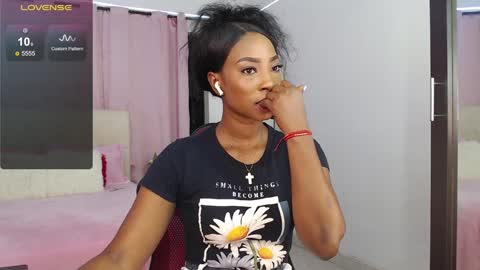 Snapshot of talianamoreno chatting on 25, 12, 2024 taliana modelo independiente online show from 25, 12, 2024