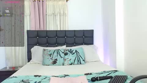 taliana  modelo independiente online show from 19, 11, 2025