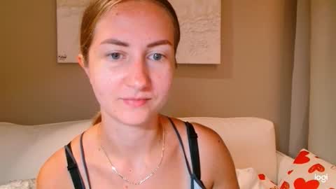 Snapshot of taliiyafiredream chatting on 11, 10, 2025 Kira online show from 11, 10, 2025