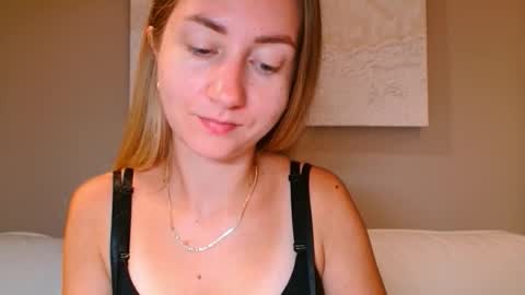 Snapshot of taliiyafiredream chatting on 22, 10, 2025 Kira online show from 22, 10, 2025