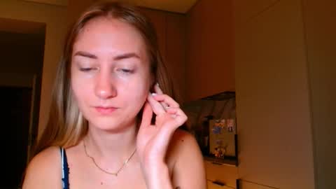 Snapshot of taliiyafiredream chatting on 8, 11, 2025 Kira online show from 8, 11, 2025