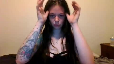 Lily Rhoades online show from 20, 3, 2026