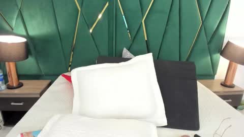 Snapshot of tamara_myller1 chatting on 1, 12, 2025 Tamara online show from 1, 12, 2025