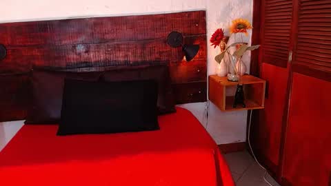 Snapshot of tamara_sanz1 chatting on 7, 12, 2024 online show from 7, 12, 2024