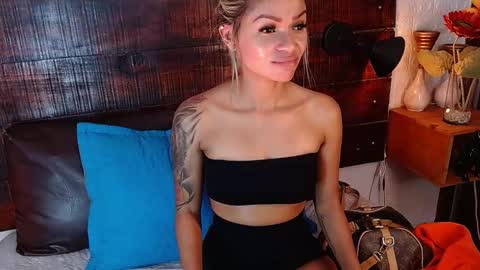 Snapshot of tamara_sanz1 chatting on 28, 12, 2024 online show from 28, 12, 2024