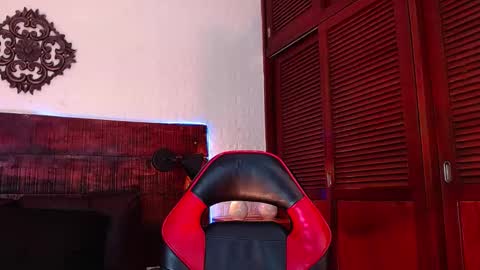 Snapshot of tamara_sanz1 chatting on 9, 1, 2025 online show from 9, 1, 2025