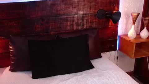 Snapshot of tamara_sanz1 chatting on 10, 1, 2025 online show from 10, 1, 2025