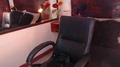 Snapshot of tamara_sanz1 chatting on 13, 2, 2025 online show from 13, 2, 2025