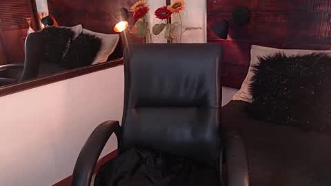 Snapshot of tamara_sanz1 chatting on 13, 2, 2025 online show from 13, 2, 2025