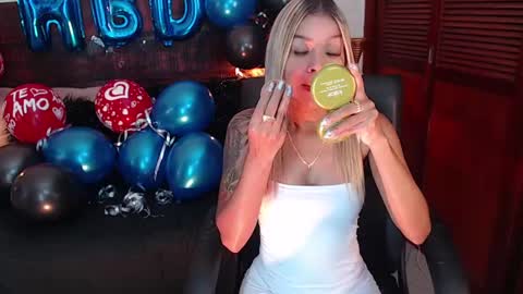 Snapshot of tamara_sanz1 chatting on 23, 2, 2025 online show from 23, 2, 2025