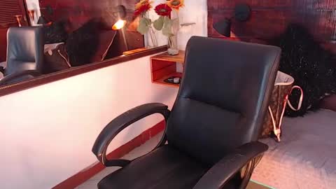 Snapshot of tamara_sanz1 chatting on 2, 3, 2025 online show from 2, 3, 2025