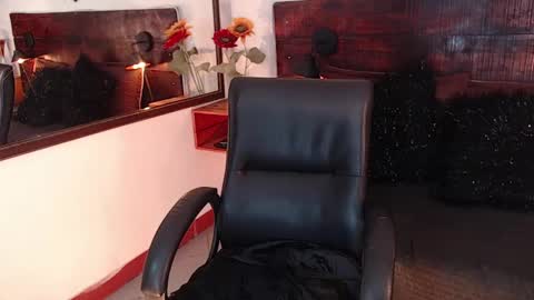 Snapshot of tamara_sanz1 chatting on 11, 3, 2025 online show from 11, 3, 2025