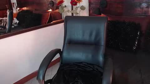 Snapshot of tamara_sanz1 chatting on 12, 3, 2025 online show from 12, 3, 2025