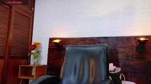 Snapshot of tamara_sanz1 chatting on 8, 10, 2025 online show from 8, 10, 2025