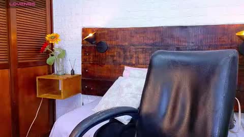 Snapshot of tamara_sanz1 chatting on 25, 10, 2025 online show from 25, 10, 2025