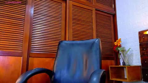 Snapshot of tamara_sanz1 chatting on 29, 10, 2025 online show from 29, 10, 2025