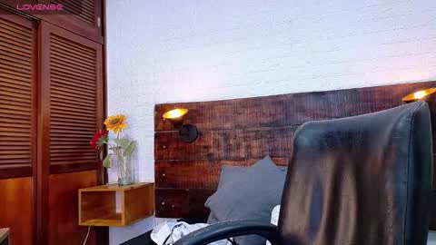 Snapshot of tamara_sanz1 chatting on 6, 11, 2025 online show from 6, 11, 2025