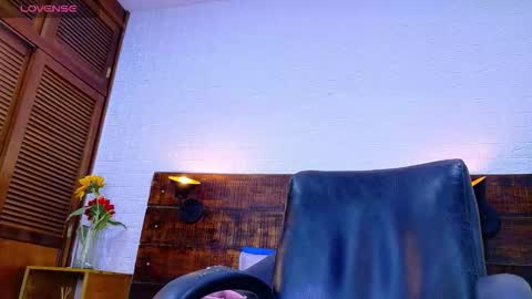 Snapshot of tamara_sanz1 chatting on 16, 12, 2025 online show from 16, 12, 2025