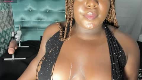 Snapshot of tamaramilleer chatting on 17, 4, 2026 tamaramilleer online show from 17, 4, 2026