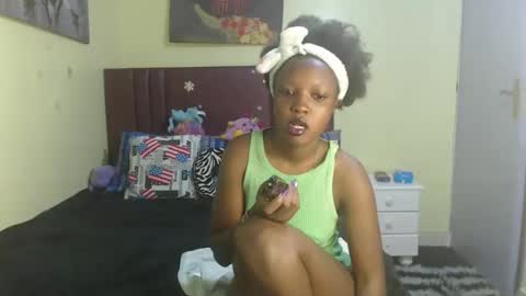 Snapshot of tamela_1 chatting on 18, 11, 2025 tamela online show from 18, 11, 2025