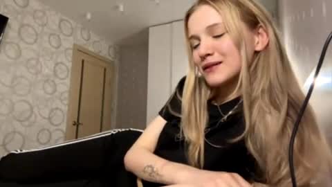 Snapshot of tamerabaus chatting on 7, 6, 2026 Monica online show from 7, 6, 2026
