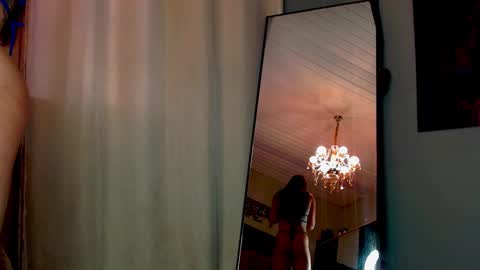 Snapshot of tamiriscampos chatting on 6, 11, 2025 BrazilianFIT online show from 6, 11, 2025