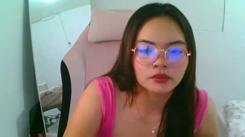 Snapshot of tammipoulton chatting on 24, 5, 2026 Angel online show from 24, 5, 2026