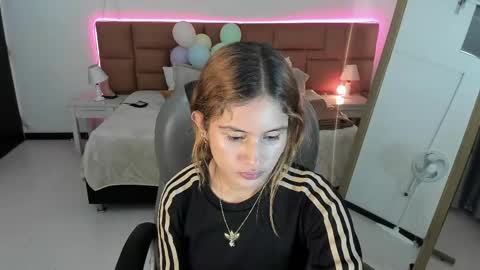 Snapshot of tamy_edwards chatting on 12, 5, 2026 Tamy online show from 12, 5, 2026
