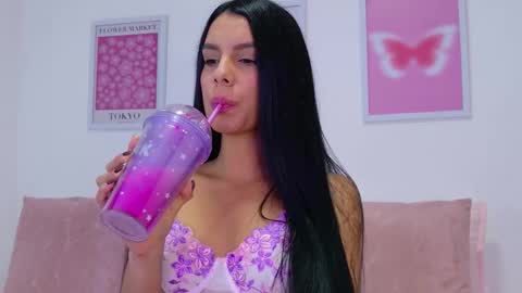 Snapshot of tamy_sweet01 chatting on 14, 12, 2025 tamy sweet01 online show from 14, 12, 2025